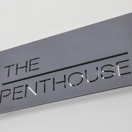 The Penthouse * 斯卡伯勒