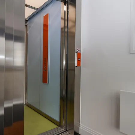 公寓 The Penthouse *